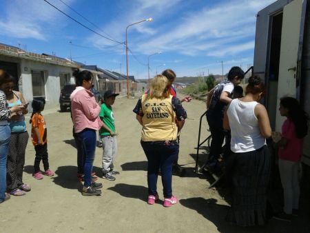 El CIC San Cayetano impulsa campaña de vacunación en barrios de Caleta Olivia