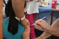 En Santa Cruz prosigue la aplicación de vacunas de calendario, antigripal y contra COVID-19