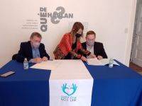 Educación firmó convenio de colaboración con la Fundación Banco Santa Cruz