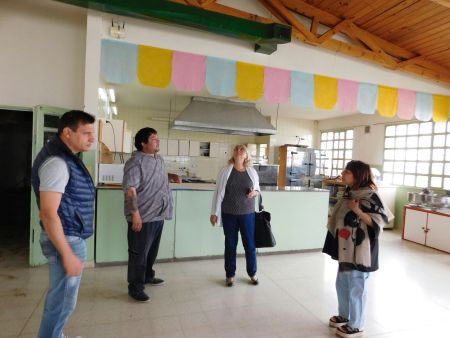 Autoridades de IDUV y Educación recorrieron edificios escolares de Río Gallegos