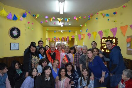 Adultos Mayores del Zumalacarregui celebraron el Día de la Primavera