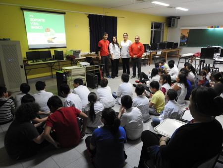 Alumnos de la Escuela “Ladvocat” recibieron charla sobre RCP de la Cruz Roja
