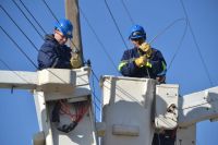 Destacan obras para regularizar el suministro eléctrico en el barrio Santa Cruz