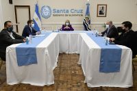 Alicia encabezó una mesa de diálogo con intendentes de localidades de Santa Cruz