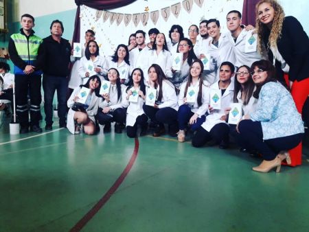 Seguridad Vial entregó distinción a alumnos del Secundario Nº 25 de Río Gallegos