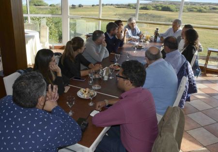 Autoridades provinciales y Lammens participan de reunión de trabajo en El Calafate