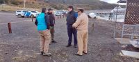 Inspeccionan presunto derrame de hidrocarburos en el Lago Argentino