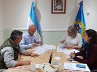 El Gobierno firmó un acuerdo con el municipio de Caleta Olivia
